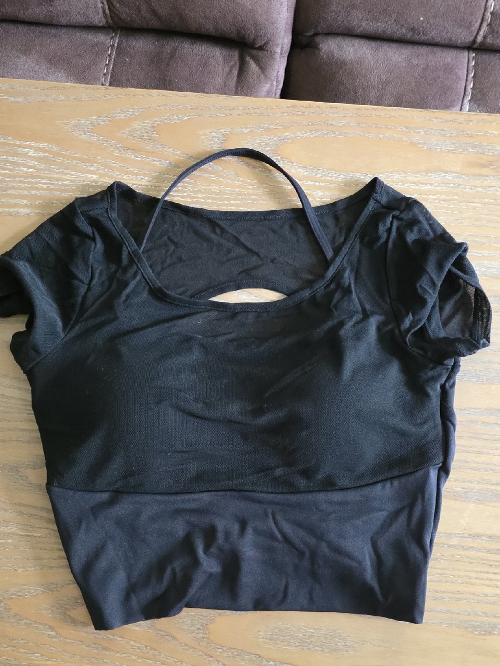 Black Women’s Short Sleeve Cutout Crop Top